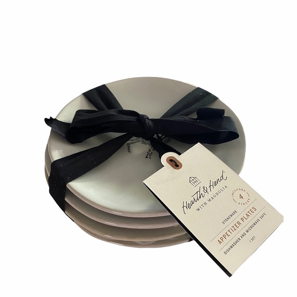 Hearth and Hand Magnolia Appetizer Plates - Picture 4 of 4